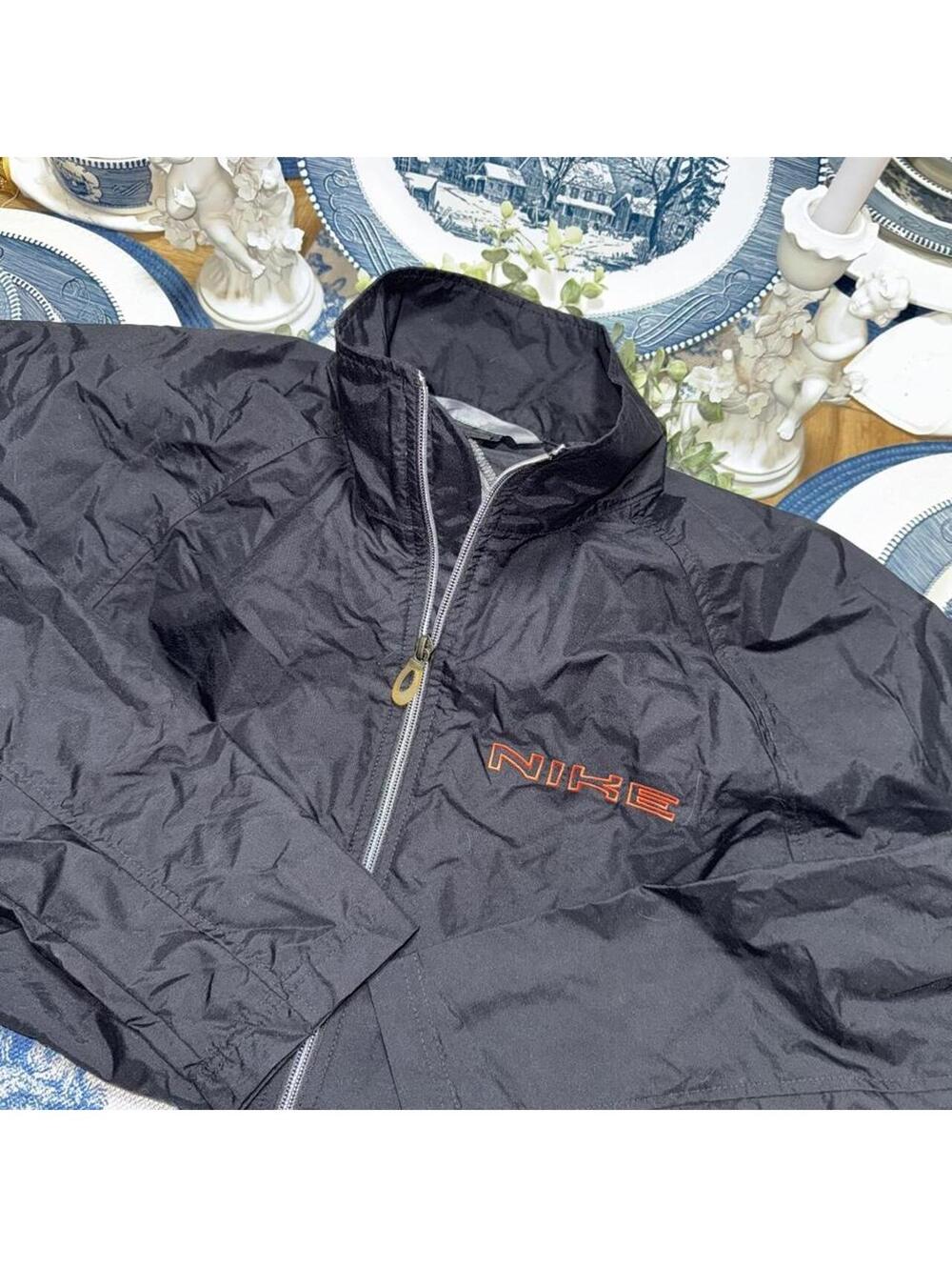 VINTAGE Nike windbreaker jacket